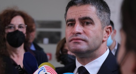 HDZ i HGS napustili sjednicu Gradskog vijeća: “Nedolazak gradonačelnika Puljka je manevar da izbjegne pitanja o aferama koje potresaju Split”