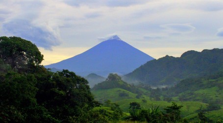 Vulkan aktivan svakih 15 minuta vraća se na popis odredišta za najhrabrije turiste