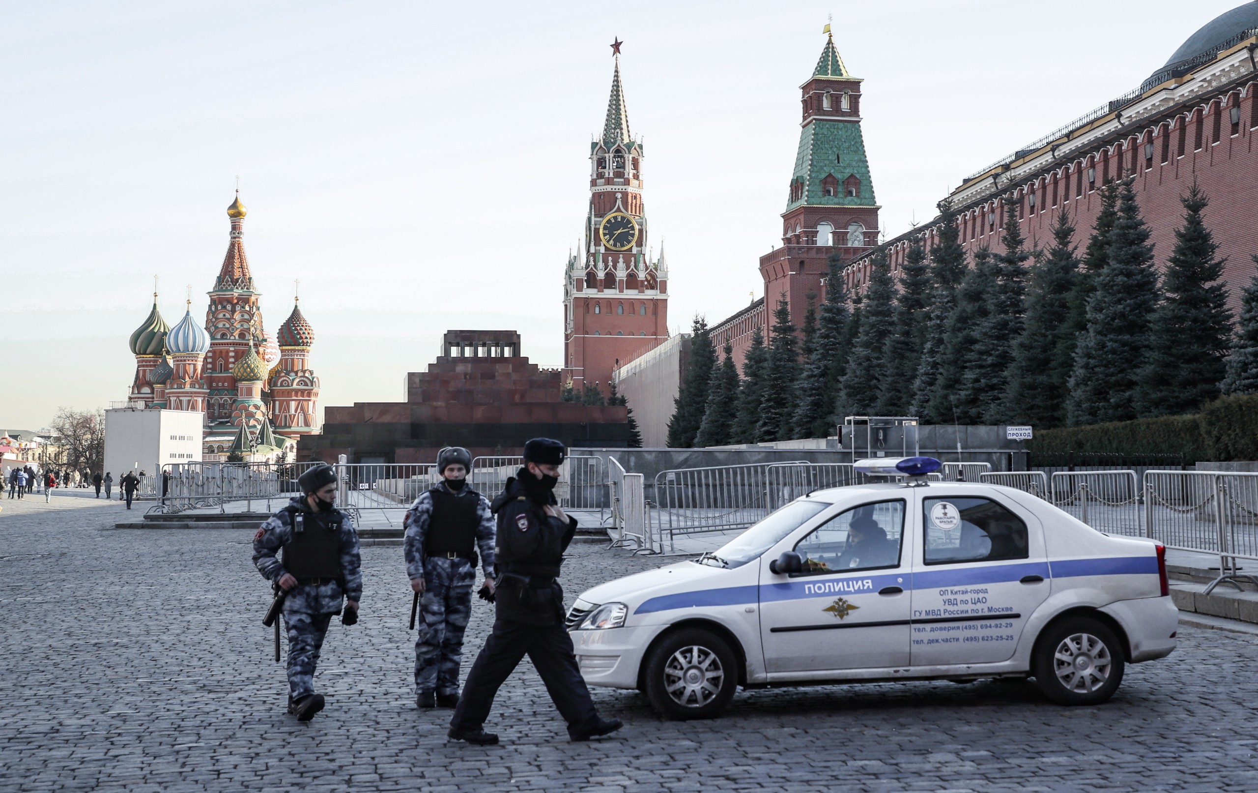 epa09793942 Police on patrol in Red Square in Moscow, Russia, 01 March 2022. Russian troops entered Ukraine on 24 February prompting the country's president to declare martial law and triggering a series of severe economic sanctions imposed by Western countries on Russia. Starting from 28 February, the Central Bank of Russia decided to increase the key rate to 20 percent per annum, in an attempt to ensure financial and price stability.  EPA/YURI KOCHETKOV