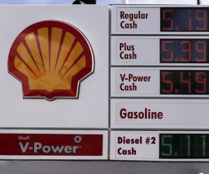 epa09797926 Gas prices over $5 are displayed at a Shell gas station in Los Angeles, California, USA, 02 March 2022. The price for a gallon of regular gas is over US $5 dollars in part because of the escalating Ukraine-Russian conflict which is adding to soaring gasoline prices.  EPA/ETIENNE LAURENT