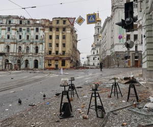 epa09798988 General view of damages after the shelling of buildings in downtown Kharkiv, Ukraine, 03 March 2022. Russian troops entered Ukraine on 24 February prompting the country's president to declare martial law.  EPA/SERGEY KOZLOV