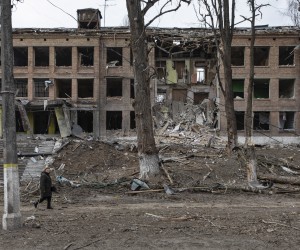 epa09807628 Completely destroyed lyceum building after a Russian rocket attacked the small city of Vasylkiv not far from Kyiv (Kiev), Ukraine, 07 March 2022. Russian troops entered Ukraine on 24 February prompting the country's president to declare martial law.  EPA/MIKHAIL PALINCHAK