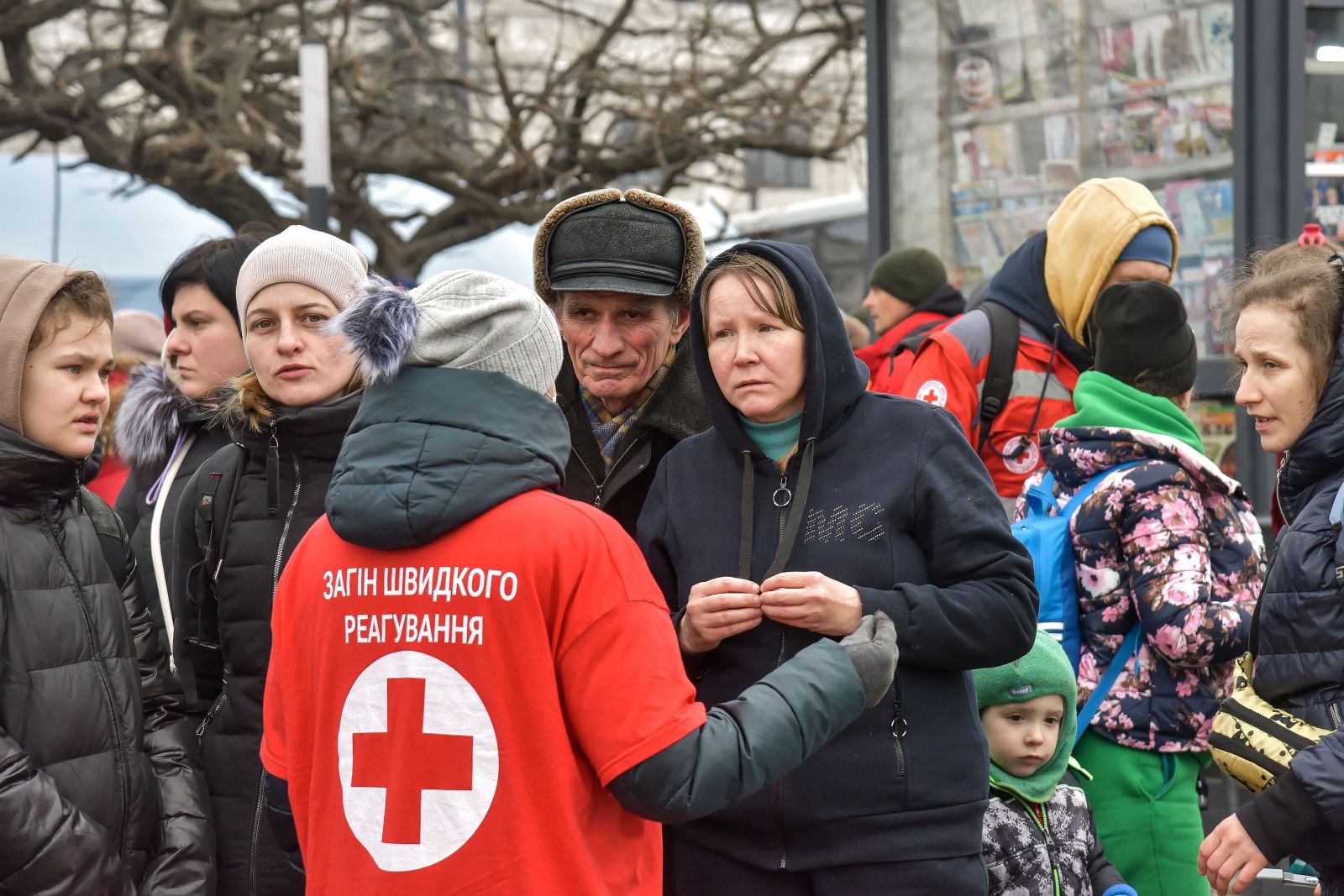 Lavov, Ukrajina, 07.03.2022. - Volonteri Malteške medicinske službe pripremaju se za distribuciju hrane izbjeglicama u Lavovu. U tijeku je ruska invazija na Ukrajinu. foto (g) PAP / Vitaliy Hrabar