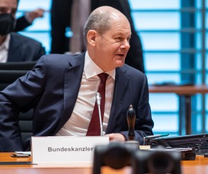 epa09828090 German Chancellor Olaf Scholz attends a Cabinet meeting in the Federal Chancellery in Berlin, Germany, 16 March 2022.  EPA/ANDREAS GORA / POOL