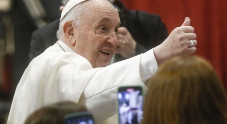Papa Franjo: “Avet nuklearnog rata uništila bi čovječanstvo”
