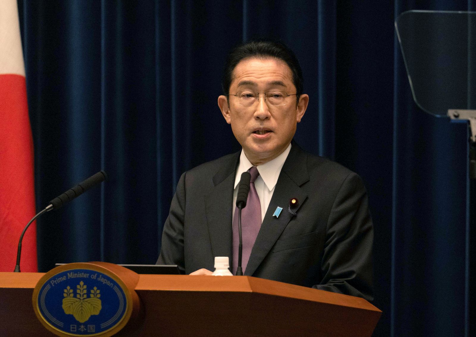 epa09828460 Japanese Prime Minister Fumio Kishida holds a news conference in Tokyo, Japan, 16 March 2022.  EPA/STANISLAV KOGIKU / POOL