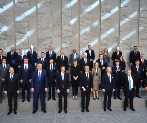 epa09845977 NATO heads of states stand together for a family picture during an extraordinary NATO Summit at the Alliance headquarters in Brussels, Belgium, 24 March 2022. NATO leaders will address the consequences of Russian President Putin's invasion of Ukraine, discuss the role of China in this crisis, and decide on the next steps to strengthen NATO's deterrence and defence.  EPA/Radek Pietruszka POLAND OUT