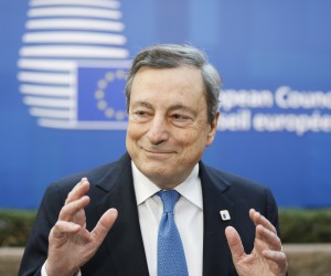 epa09846772 Italian Prime Minister Mario Draghi arrives for the European Council Summit in Brussels, Belgium, 24 March 2022. The European Council summit starts with the participation of US President Joe Biden to address Russia's ongoing military aggression against Ukraine. After that, Head of States will continue discussions on how best to support Ukraine in these dramatic circumstances.  EPA/JULIEN WARNAND