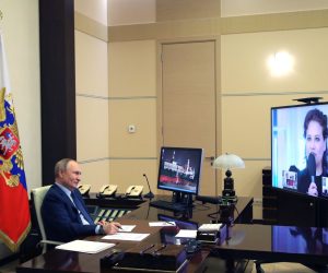 epa09848808 Russian President Vladimir Putin meets with the winners of the 2021 Presidential Prize for young cultural workers and with Presidential Prize winners in the field of literature and art for works for children and youth in 2021 via teleconference call, in Novo-Ogaryovo state residence outside Moscow, Russia, 25 March 2022.  EPA/MIKHAIL KLIMENTYEV / KREMLIN / SPUTNIK / POOL MANDATORY CREDIT