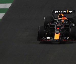 epa09851869 Dutch Formula One driver Max Verstappen of Red Bull Racing in action during the qualifying session of the Formula One Grand Prix of Saudi Arabia on the Corniche Circuit in Jeddah, Saudi Arabia, 26 March 2022.  EPA/STR