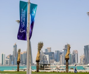 Doha, 30.03.2022 - Zastave Svjetskog nogometnog prvenstva Katar 2022 polako se pojavljuju na ulicama Dohe, pred početak Svjetskog nogometnog prvenstva koje će se održati u studenom i prosincu ove godine.
foto HINA/ Damir SENČAR/ ds