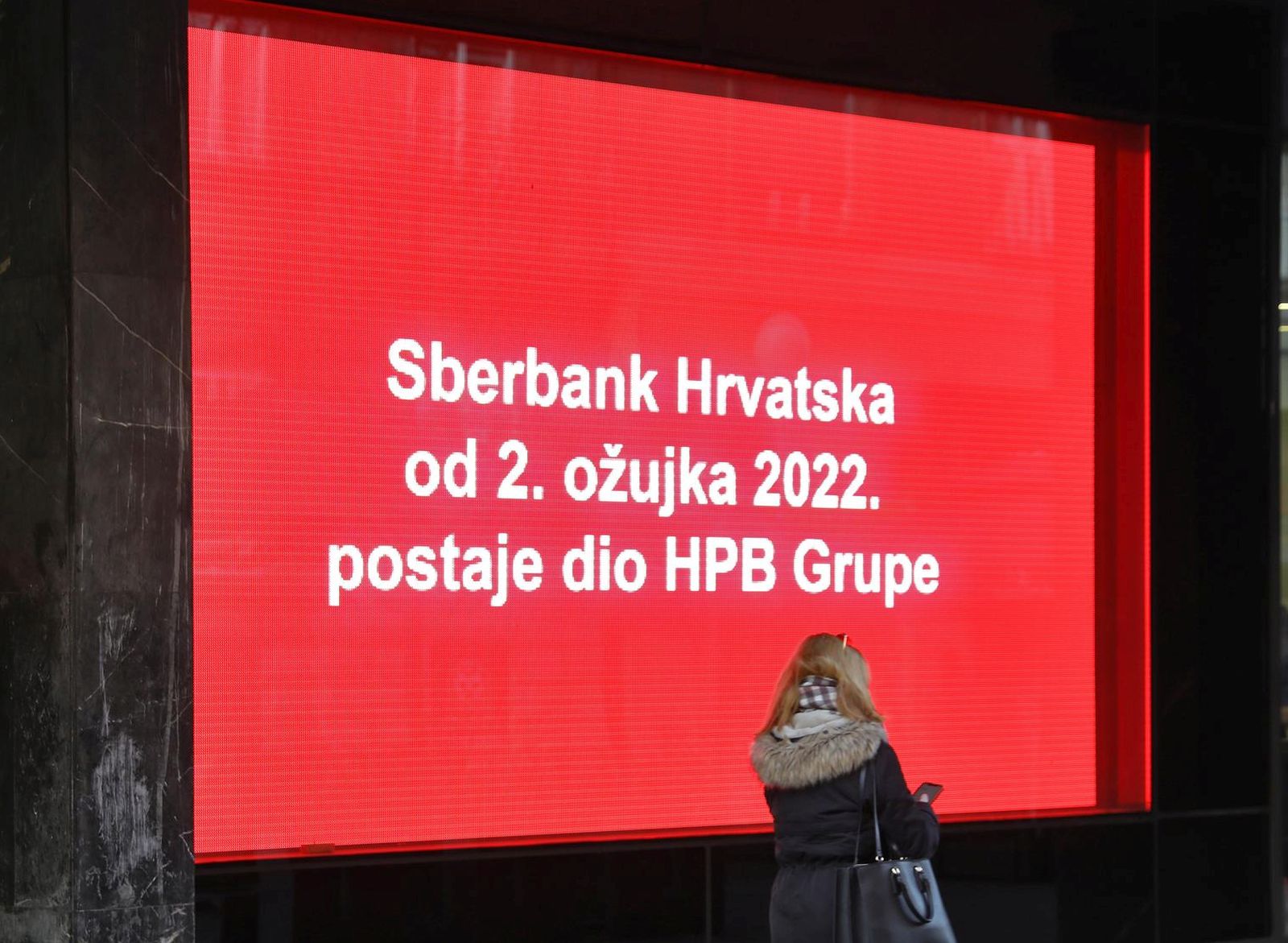 03.03.2022., Zagreb - Prvi dan nakon sto je HPB preuzela Sberbank prestale su guzve i Nova hrvatska banka, kako se privremeno zove, posluje normalno. Photo: Patrik Macek/PIXSELL