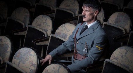 Kako je kazalište 2018. godine otvorilo pitanje smije li Hitler biti smiješan