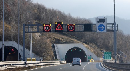 HAK: Olujni vjetar ograničava promet na autocesti A1