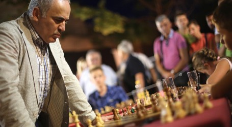 Kasparov kaže da bi Putin mogao upotrijebiti nuklearno oružje “samo u jednom slučaju”