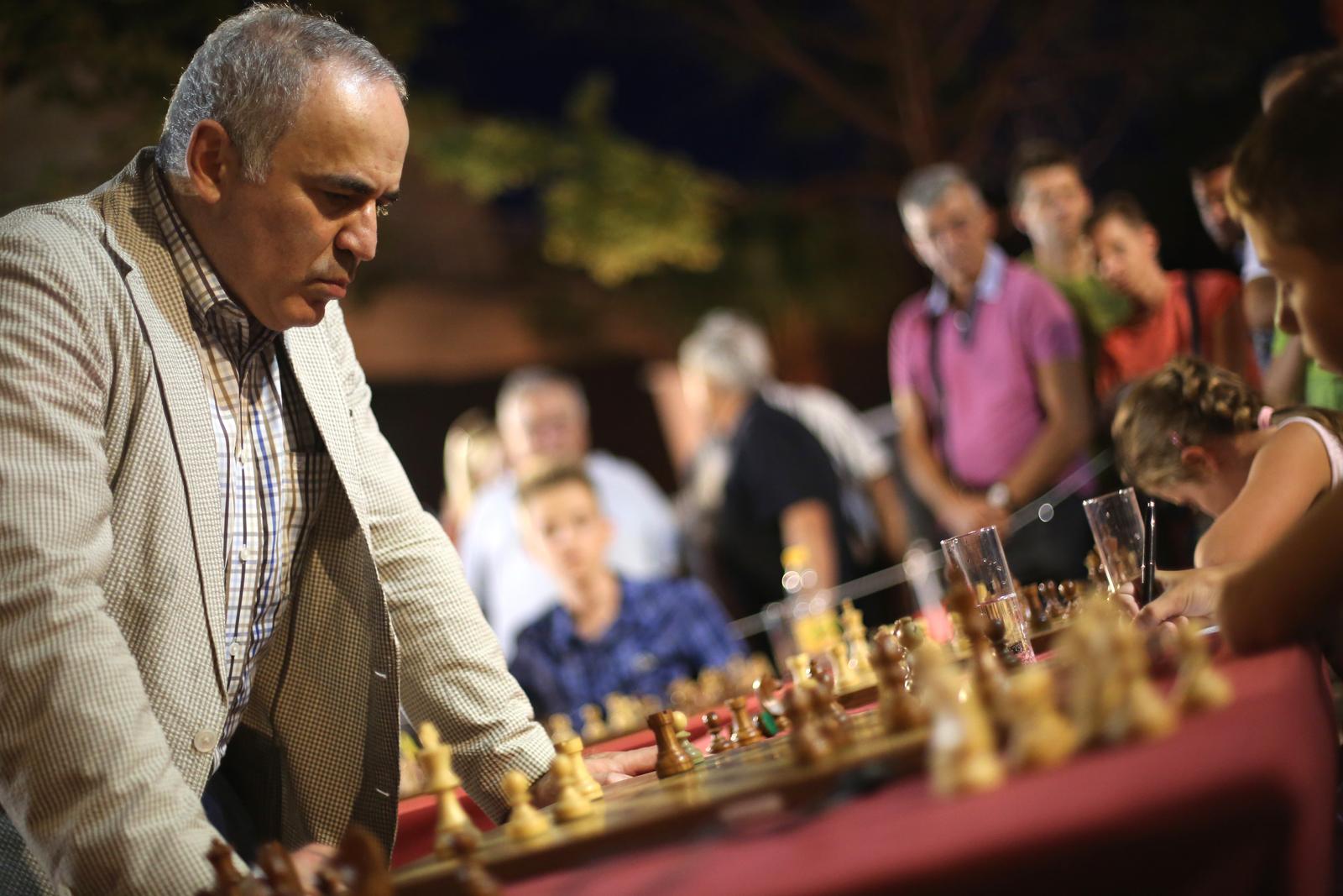 26.08.2017. Crikvenica - Sahovski velemajstor Gari Kasparov odigrao simultanku sa 16 igraca. "nPhoto: Goran Kovacic/PIXSELL