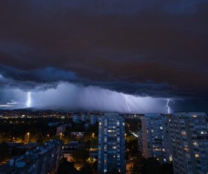 31.08.2021., Zagreb - Munje i oblaci iznad Zagreba tijekom nevremena. Photo: Bruno Fantulin/PIXSELL