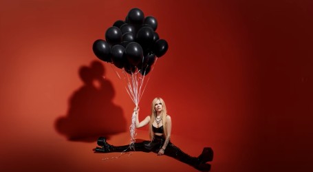 Buntovnica: Mladolika Avril Lavigne ne želi mijenjati svoj pop-punk izgled