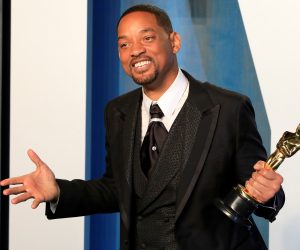 epa09855617 US actor Will Smith, winner the Oscar for Best Actor for 'King Richard', poses at the 2022 Vanity Fair Oscar Party following the 94th annual Academy Awards ceremony, at the Wallis Annenberg Center for the Performing Arts in Beverly Hills, California, USA, 27 March 2022. The Oscars are presented for outstanding individual or collective efforts in filmmaking in 24 categories.  EPA/NINA PROMMER