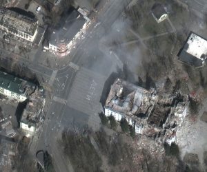 epa09859618 A handout satellite image made available by Maxar Technologies shows a close up of Mariupol theater and nearby buildings, Mariupol, Ukraine, 29 March 2022.  EPA/MAXAR TECHNOLOGIES HANDOUT -- MANDATORY CREDIT: SATELLITE IMAGE 2022 MAXAR TECHNOLOGIES -- THE WATERMARK MAY NOT BE REMOVED/CROPPED -- HANDOUT EDITORIAL USE ONLY/NO SALES