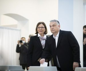 epa09867719 A handout photo made available by the Hungarian PM's Press Office shows Hungarian Prime Minister Viktor Orban (R) and his wife, Aniko Levai (L) cast their vote for the general election and national referendum on the child protection law, in Budapest, Hungary, 03 April 2022.  EPA/BENKO VIVIEN CHER / HUNGARIAN PM PRESS OFFICE HANDOUT  HANDOUT EDITORIAL USE ONLY/NO SALES