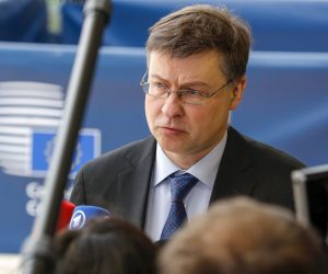 epa09870116 European Commission Executive Vice-President Valdis Dombrovskis speaks to the media prior to the Finance Ministers meeting in Luxembourg, 04 April 2022. Ministers will discuss economic developments resulting from the Russian invasion of Ukraine.  EPA/JULIEN WARNAND