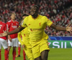 epa09872471 Liverpool's Ibrahima Konate celebrates after scoring the 1-0 lead during the UEFA Champions League quarter final, first leg soccer match between SL Benfica and Liverpool FC at Luz Stadium, Lisbon, Portugal, 05 April 2022.  EPA/MIGUEL A. LOPES