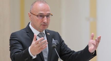 Grlić Radman: “Vlada je zatočenik samovolje predsjednika Zorana Milanovića”