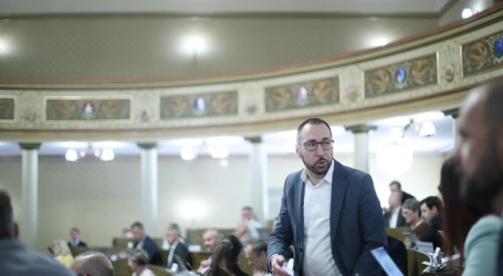 Gradska skupština prihvatila prijedlog SDP-a za roditelje odgojitelje