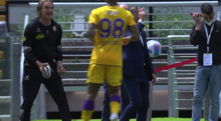 Trener koji radi čuda sa Salernitanom tijekom utakmice patikom prijetio svom igraču