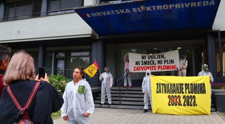 Aktivisti Extinction Rebellion Zagreb održali prosvjed ispred HEP-a, traže zatvaranje Plomina