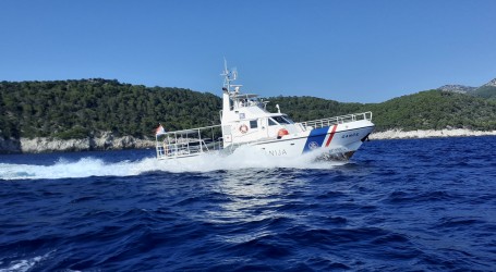 Traje potraga za pet nestalih članova posade s talijanskog tegljača