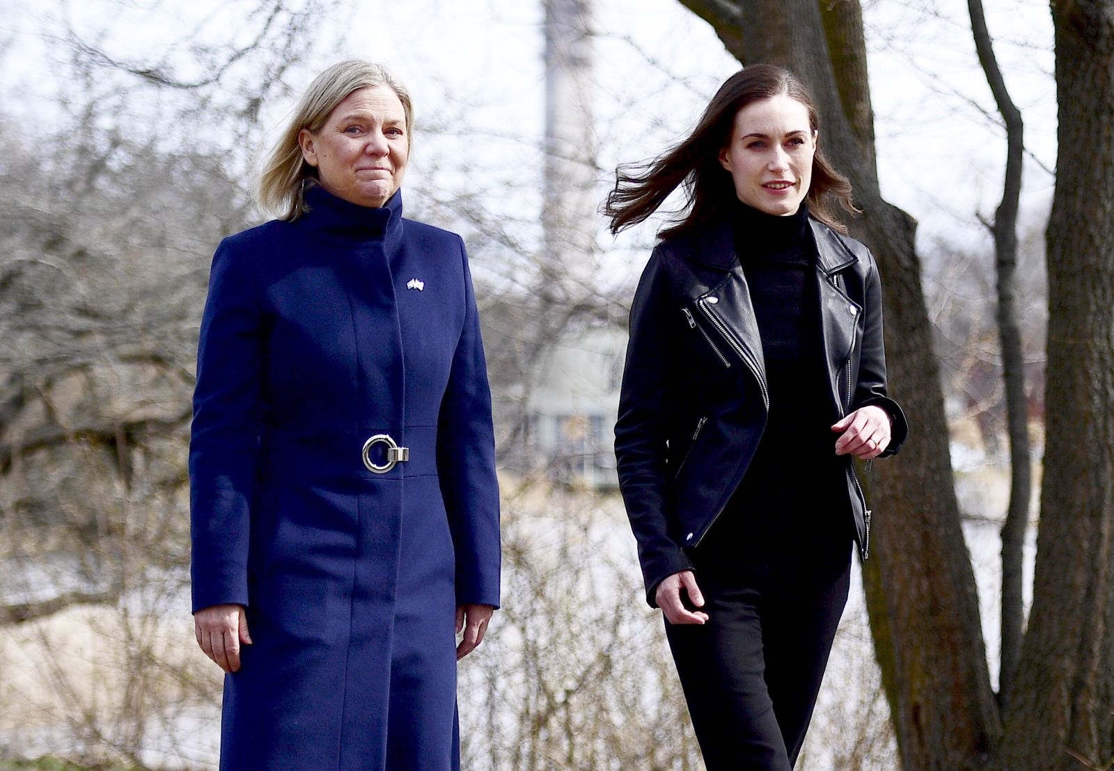 epa09887662 Swedish Prime Minister Magdalena Andersson (L) receives Finnish Prime Minister Sanna Marin prior to a meeting in Stockholm, Sweden, 13 April 2022. The two officials will have talks that are expected to focus on developments following the Russian invasion of Ukraine and the possible seeking to gain NATO membership.  EPA/PAUL WENNERHOLM  SWEDEN OUT