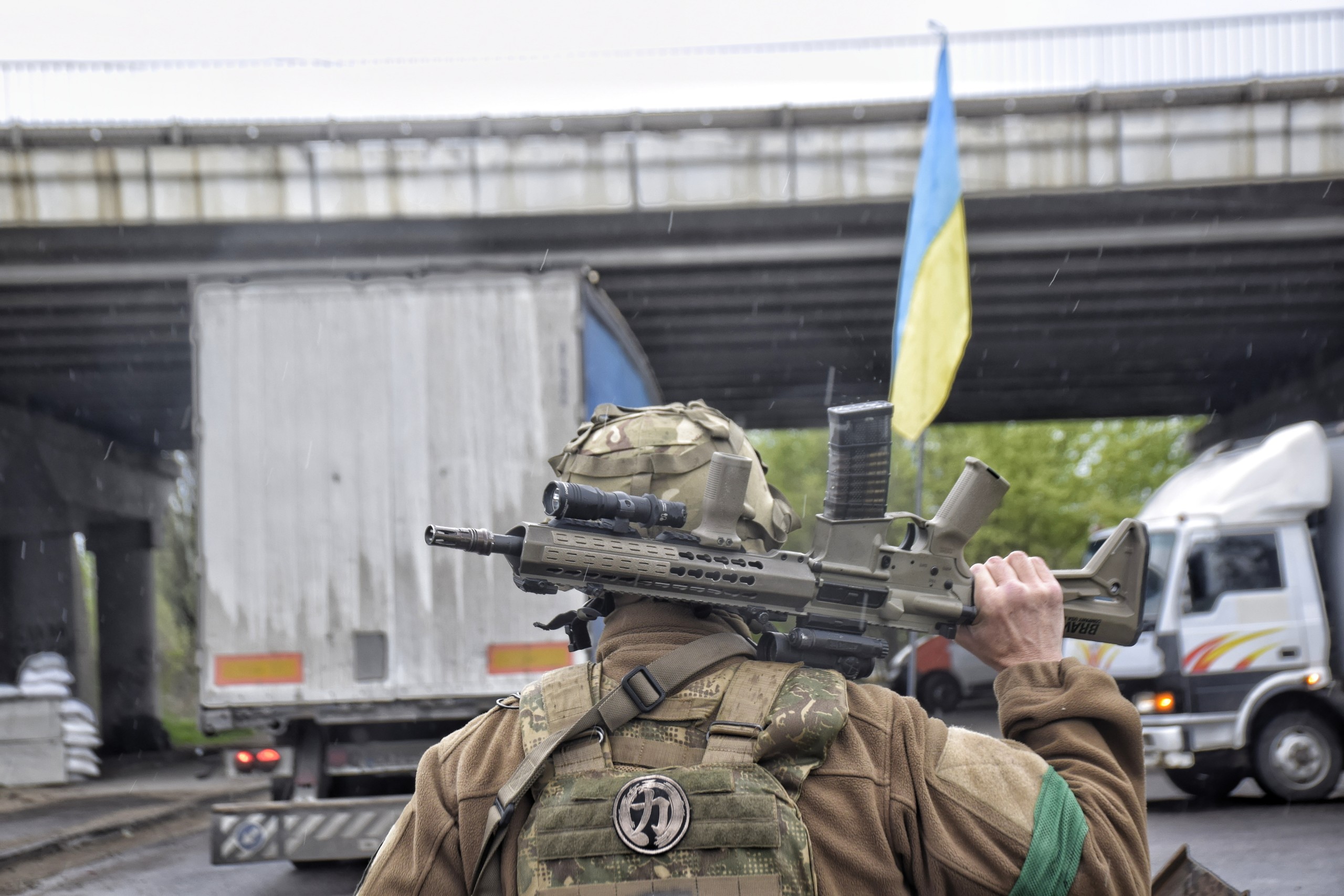 Odesa, Ukrajina, 29.4.2022.- Jedan od kontrolnih punktova Nacionalne garde Ukrajine u Odesi. 
foto HINA/ PAP / Alena Solomonova/ ua