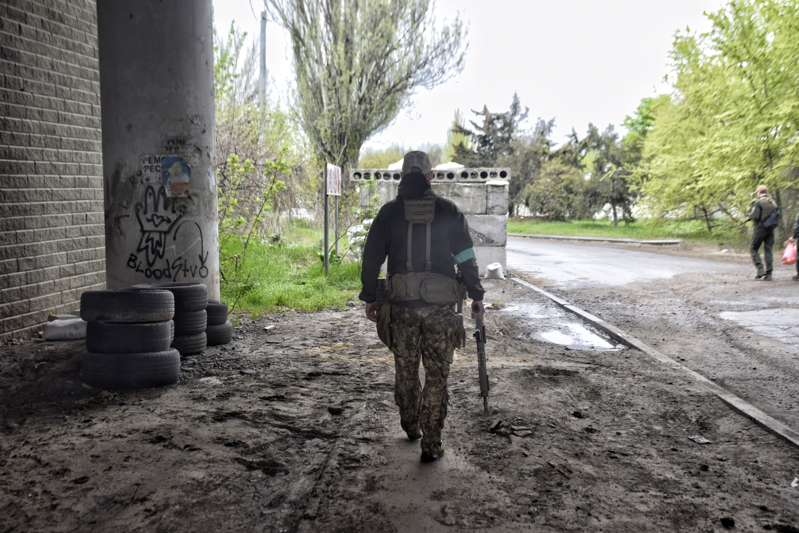Odesa, Ukrajina, 29.4.2022.- Jedan od kontrolnih punktova Nacionalne garde Ukrajine u Odesi. 
foto HINA/ PAP / Alena Solomonova/ ua