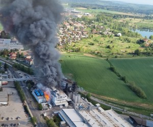 Kočevje, Slovenija, 12.05.2022. - Eksplozija i požar u Kemijskoj tvornici melamina u Kočevju.
foto HINA/ STA/ Robert Latin/ ml
