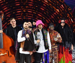 epa09947782 Kalush Orchestra from Ukraine celebrates onstage after winning the 66th annual Eurovision Song Contest (ESC 2022) in Turin, Italy, 14 May 2022.  EPA/ALESSANDRO DI MARCO