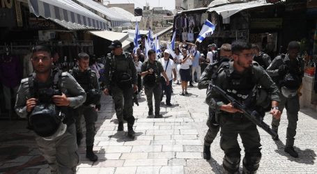 Održan kontroverzni marš izraelskih nacionalista. Letjeli kamenje, stolice i boce