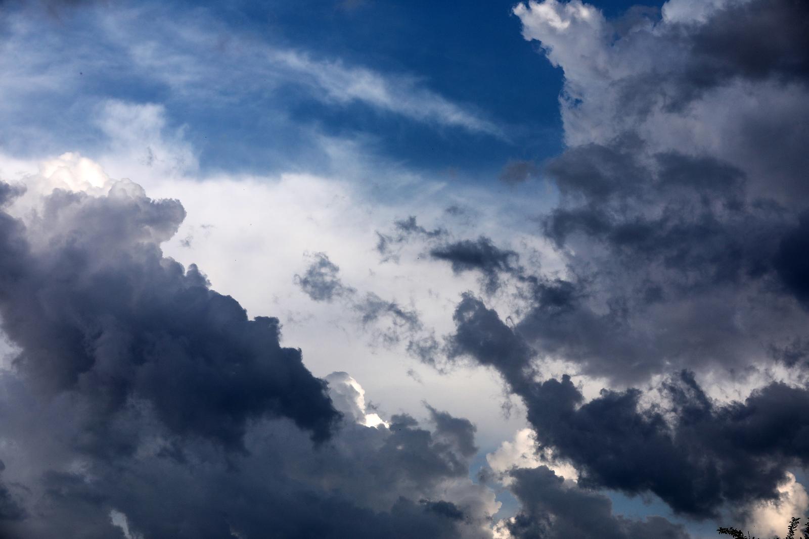 25.05.2022., Lekenik - Razvoj oblaka najavljuje moguce olujno nevrijeme Photo: Zeljko Hladika/PIXSELL