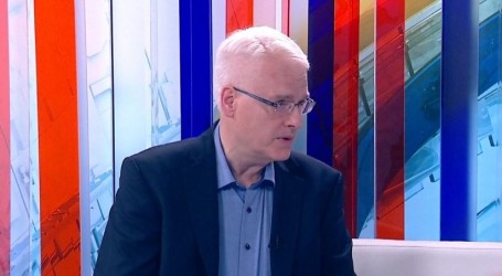 Josipović: “Ako postoje dokazi da je Vučić činio ratni zločin, tužiteljstvo mora postupati”