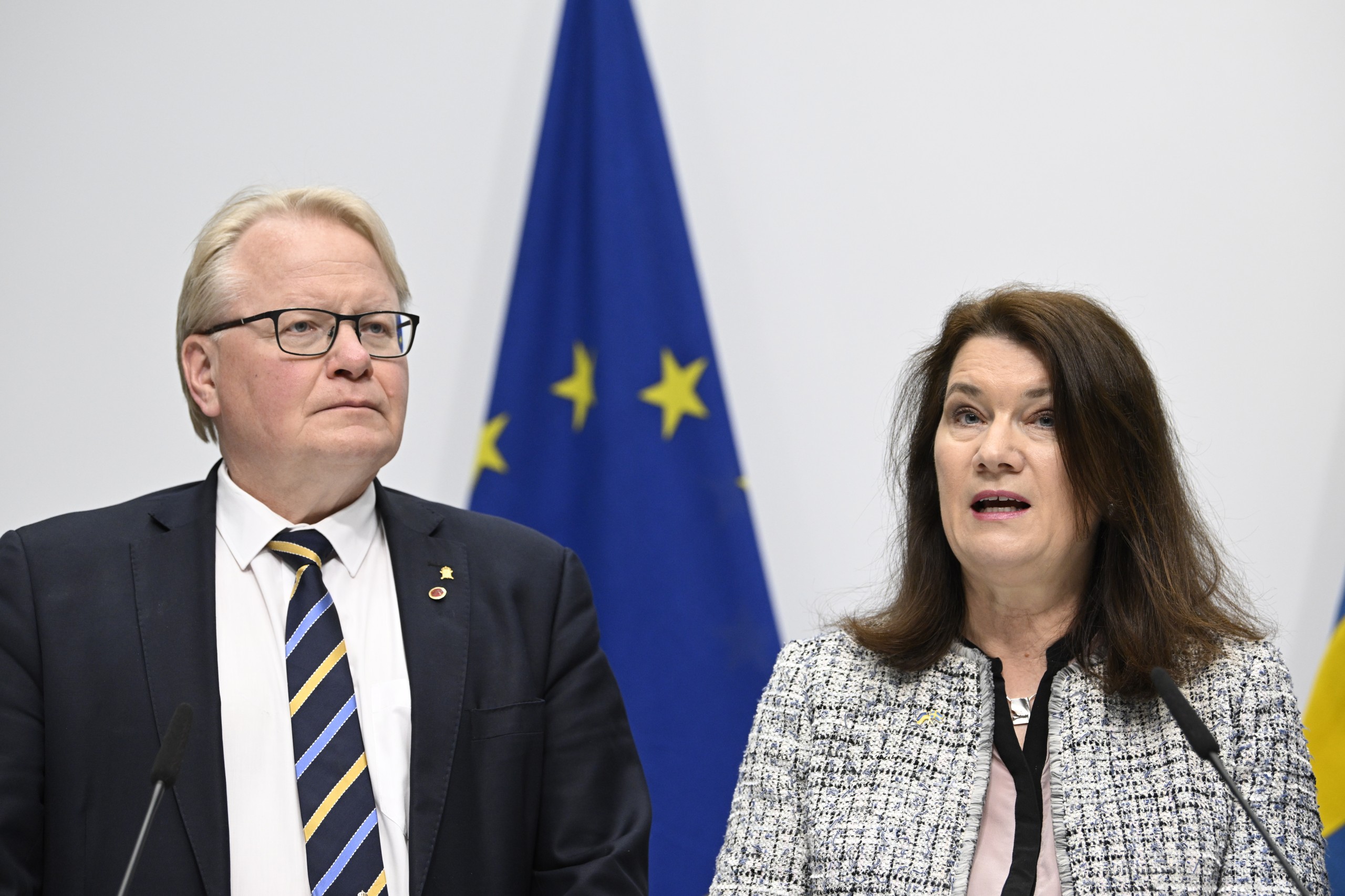 epa09944059 Minister of Defence of Sweden Peter Hultqvist (L) and Swedish Minister of Foreign Affairs Ann Linde present a security policy analysis during a press conference in Stockholm, Sweden, 13 May 2022. The Government's security policy analysis assesses that NATO membership increases security for Sweden.  EPA/Henrik Montgomery SWEDEN OUT SWEDEN OUT