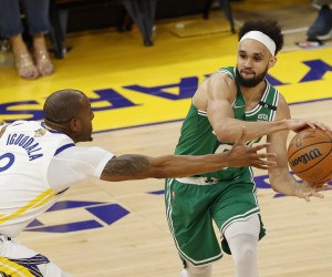 epa09993072 Boston Celtics guard Derrick White (R), passes around Golden State Warriors forward Andre Iguodala (L), during the fourth quarter of Game 1 of the National Basketball Association (NBA) Finals  between the Golden State Warriors and the Boston Celtics outside Chase Center, in San Francisco, California, USA, 02 June 2022.  EPA/JOHN G. MABANGLO  SHUTTERSTOCK OUT