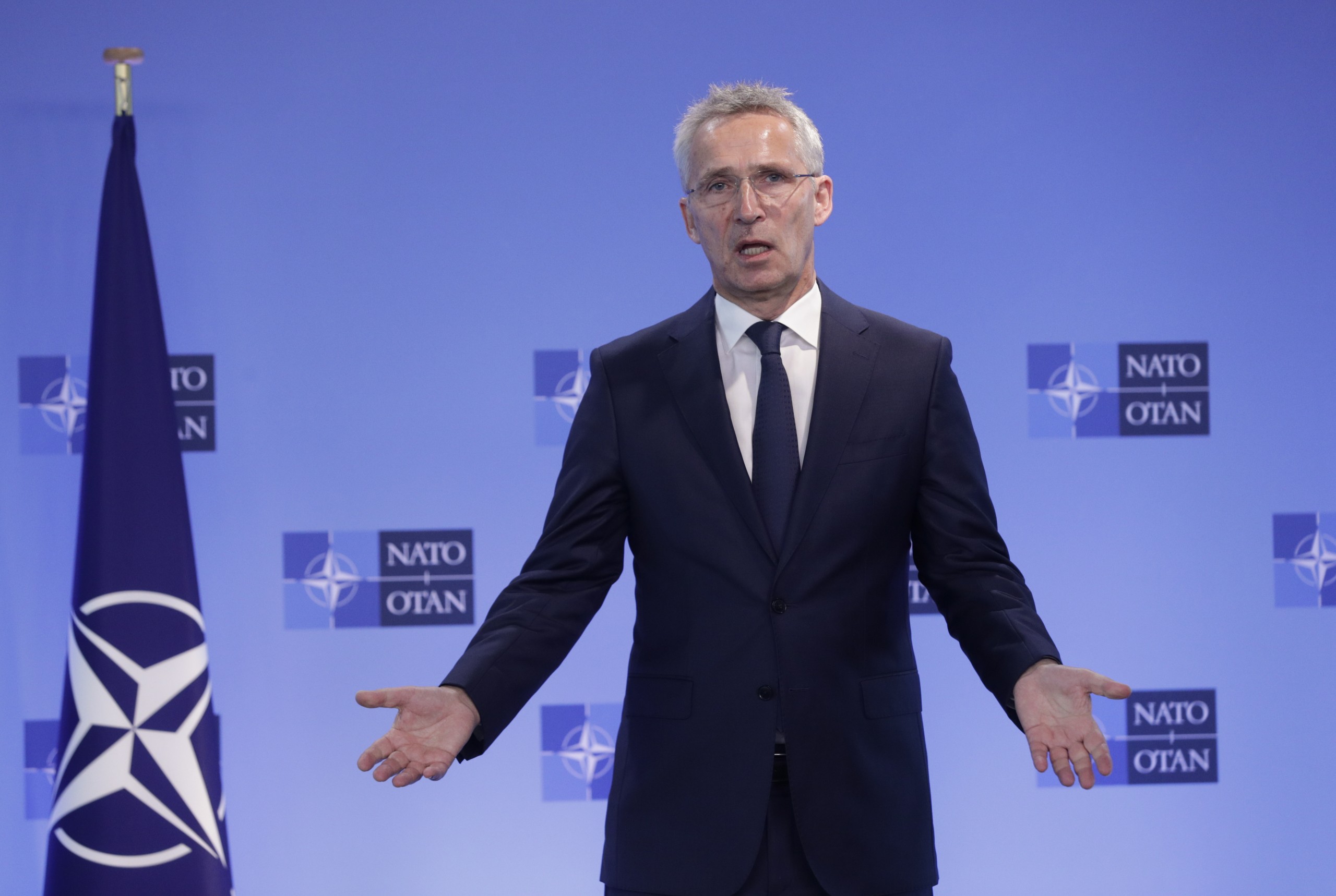 epa10015535 NATO Secretary General Jens Stoltenberg speaks at the second day of NATO defence ministers' meeting at the alliance's headquarters in Brussels, Belgium, 16 June 2022.  EPA/OLIVIER HOSLET