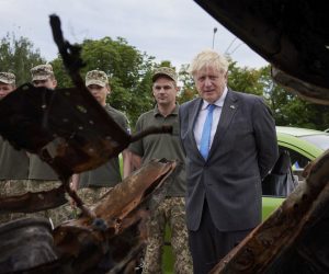 epa10019069 A handout photo made available by the Ukrainian Presidential Press Service shows British Prime Minister Boris Johnson looking at the damaged Russian military machinery displayed on the square near St. Mikhailovsky Cathedral in Kyiv (Kiev), Ukraine, 17 June 2022. During his visit to Kyiv, Johnson offered to launch a major training operation for Ukrainian forces.  EPA/UKRAINIAN PRESIDENTIAL PRESS SERVICE HANDOUT MANDATORY CREDIT: UKRAINIAN PRESIDENTIAL PRESS SERVICE HANDOUT EDITORIAL USE ONLY/NO SALES