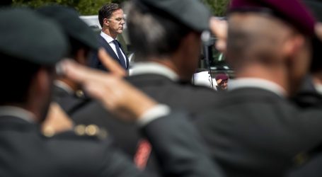 Nizozemski premijer se ispričao vojnicima zbog Srebrenice