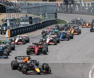 epa10022766 Dutch Formula One driver Max Verstappen of Red Bull Racing leads the pack of cars during the start of the Formula One Grand Prix of Canada at the Circuit Gilles-Villeneuve in Montreal, Canada, 19 June 2022.  EPA/ANDRE PICHETTE