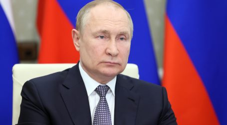 Putin oštro odgovorio čelnicima G7 koji su ismijali njegovu fotografiju na kojoj je gol do struka