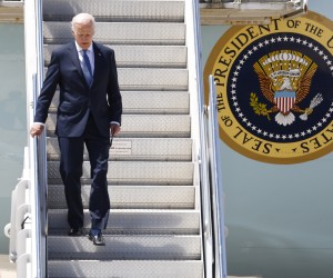 epa10038510 US President, Joe Biden, descends the stairs of Air Force One upon his arrival at the airbase of Torrejon de Ardoz, in Madrid, Spain, 28 June 2022. Heads of State and Government from NATO's member countries and key partners are gathering in Madrid to discuss important issues facing the Alliance and endorse NATO's new Strategic Concept, the Organization said.  EPA/J.J. Guillen / POOL
