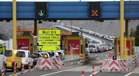 HAK: Gužve na Krčkom mostu, čeka se na granicama