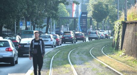 Ograničenja na Jadranskoj magistrali zbog jakog vjetra, pojačan promet na gradskim cestama